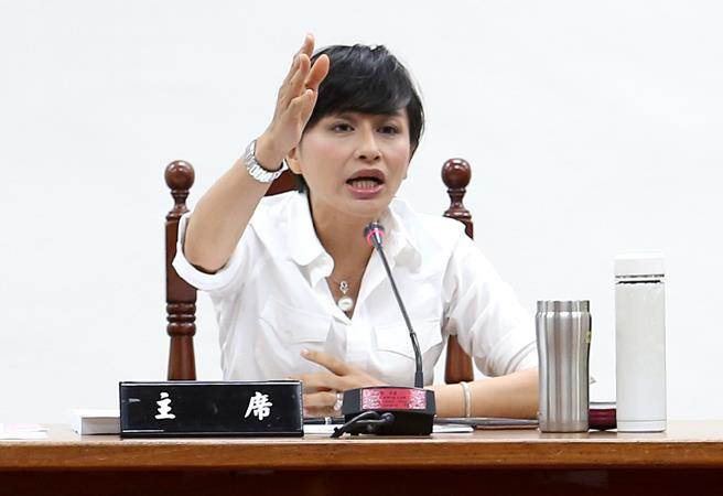 台名嘴批邱议莹太阳花共犯今欺负学生真是失了智