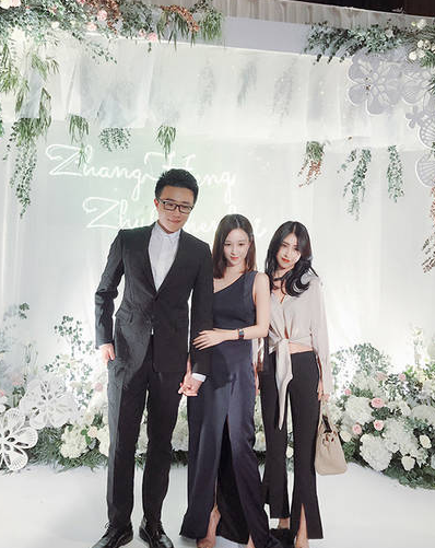 5 年入十亿的雪梨要嫁了!订婚现场曝光