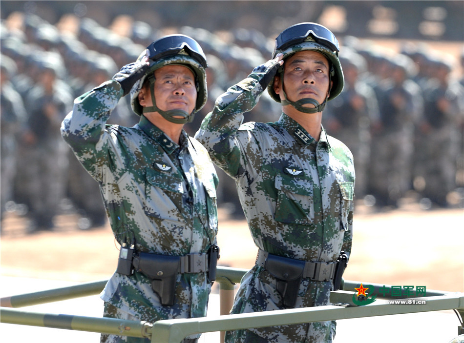 20/28 一睹朱日和阅兵将军领队风采 工程防化保障方队,李志忠少将