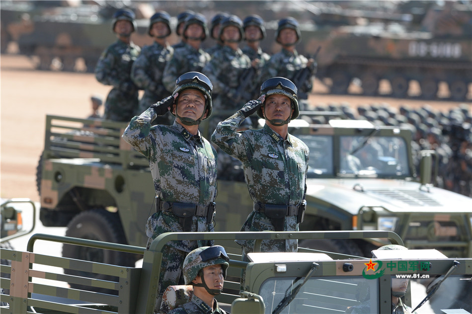 28 一睹朱日和阅兵将军领队风采