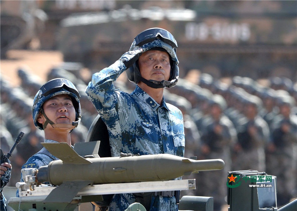 空降兵方队,孙向东少将.