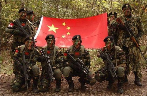 《战狼2》展示多型现役装备 军事元素靠谱吗?