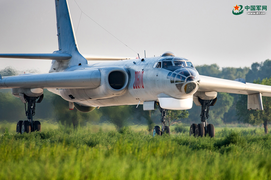 21 中国精锐战机紧张备战航空飞镖