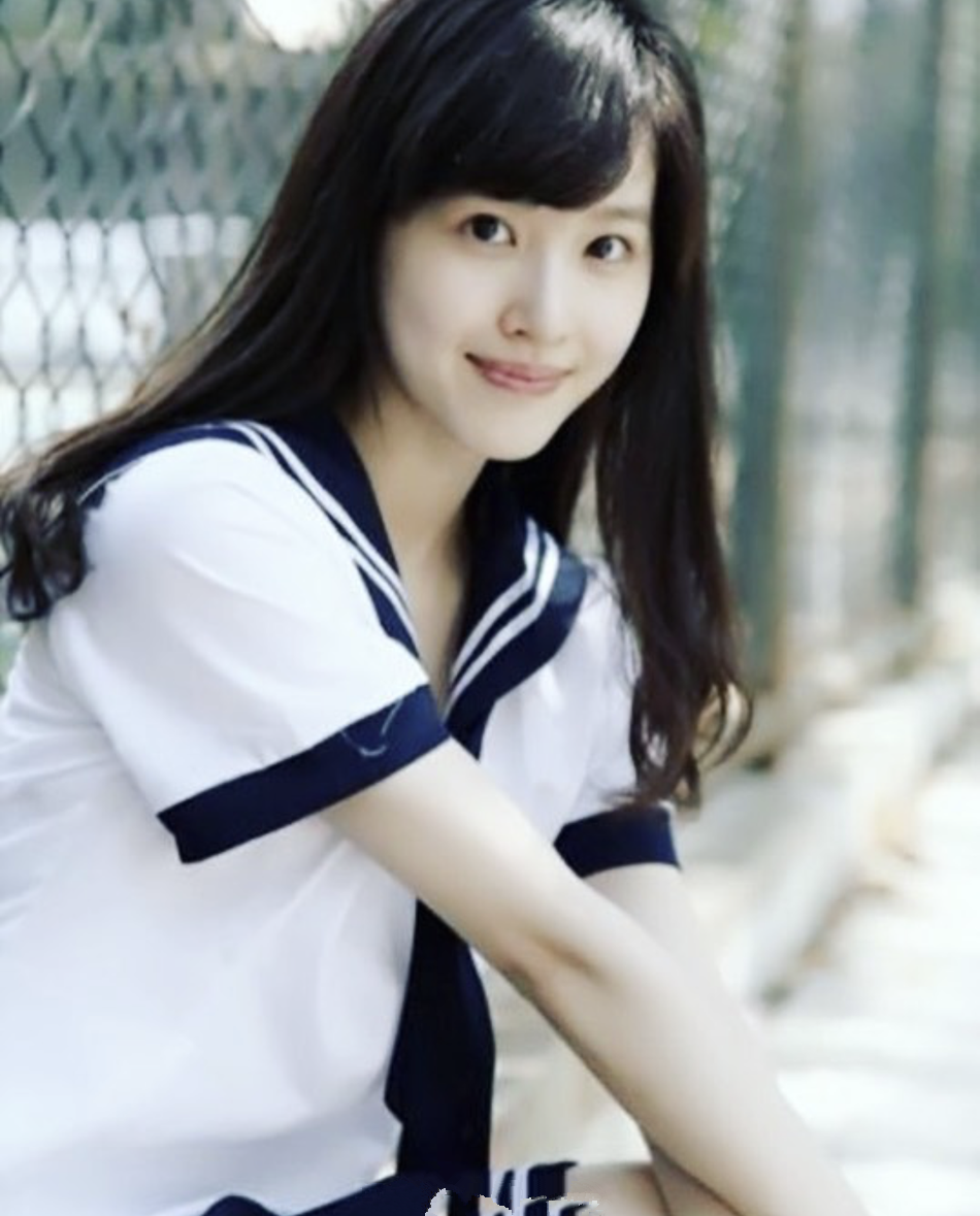 奶茶妹妹学生时期跳舞旧照身材气质出众