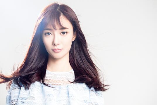 电影《蕾丝边缘》热播冯璧晴挑大梁上演感情纠