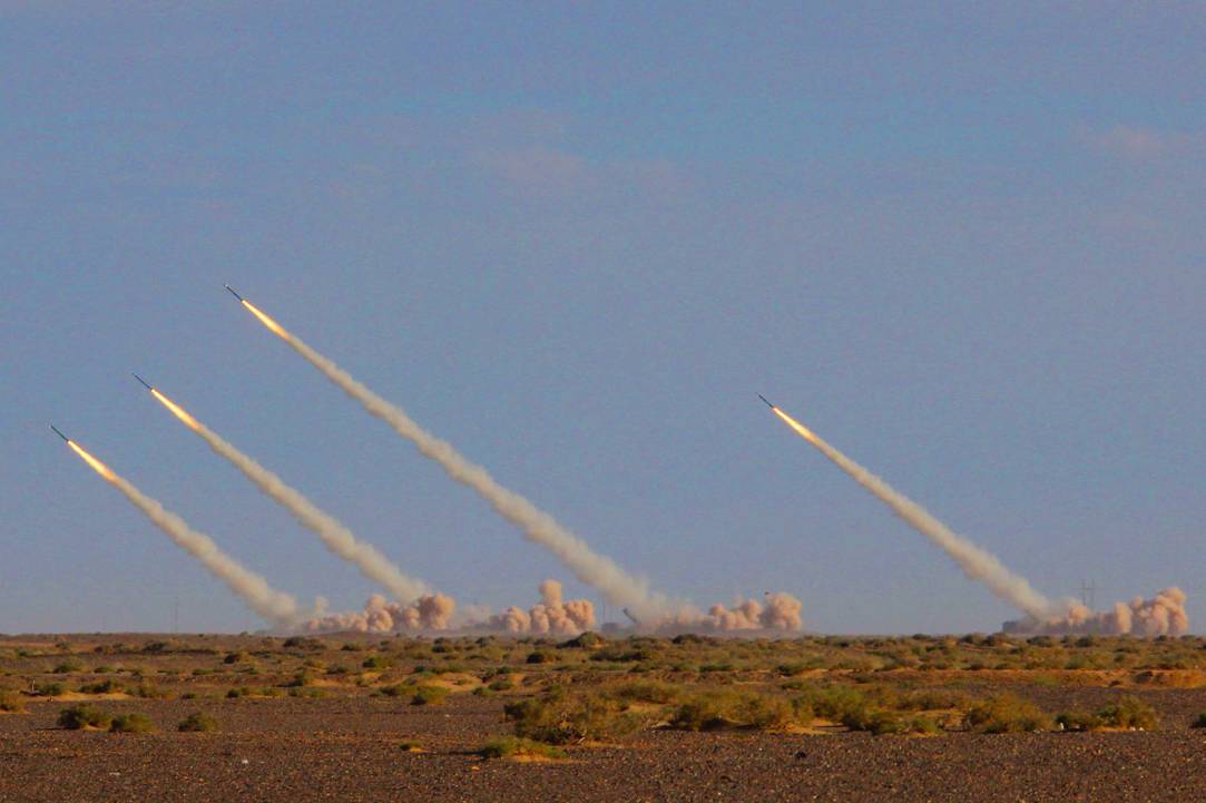 陸軍防空導彈大漠齊射場面壯觀