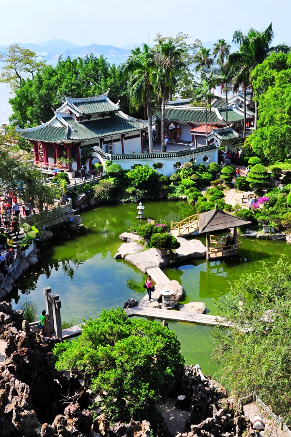 菽庄花园位于鼓浪屿东南海滨,建于1913年.