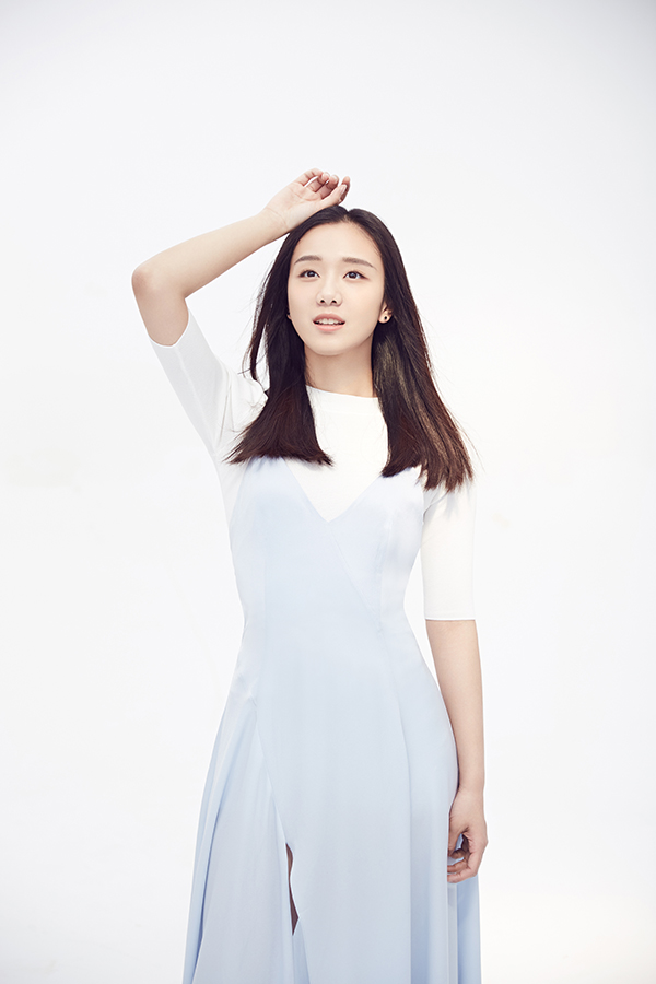 曾淇那年花开恬静淡雅 落花无言别样柔情