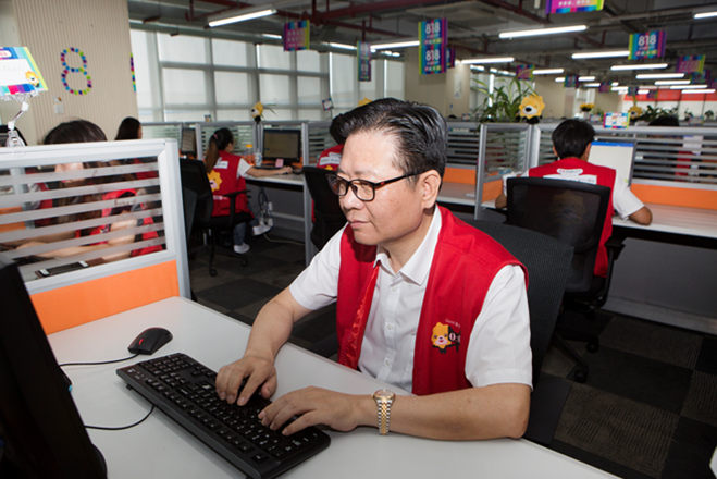 总裁上演视频接线freestyle 这样的苏宁818很燃!