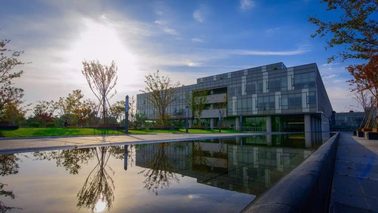 图为巨人网络总部园区