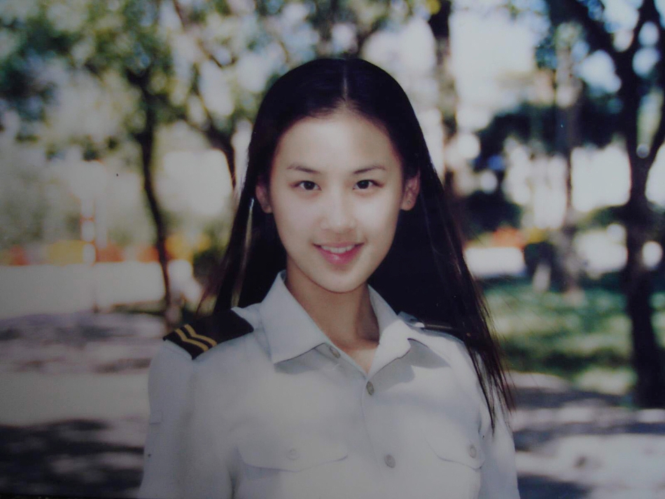 纯天然美女黄圣依大学清纯素颜照曝光