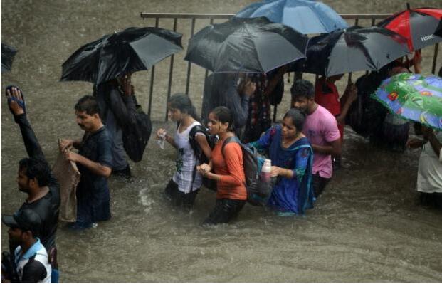 å°åº¦å­Ÿä¹°è±ªé›¨æˆç¾å¯¼è‡´è¡—é