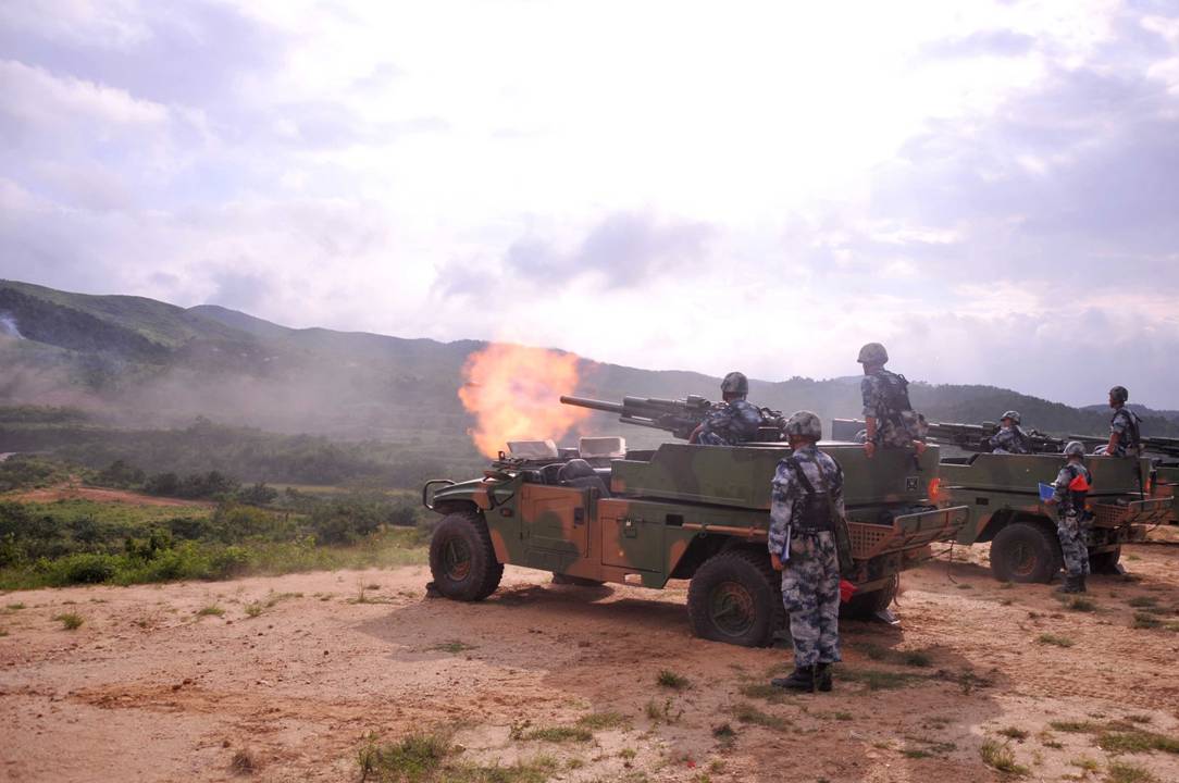6 炮兵部队自行迫击炮实弹试射训练