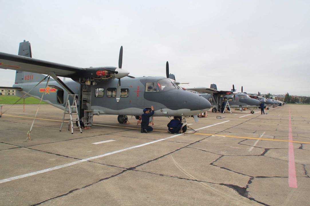 中国空军空降兵部队涂装的运-12运输机. 13/13 隐藏描述