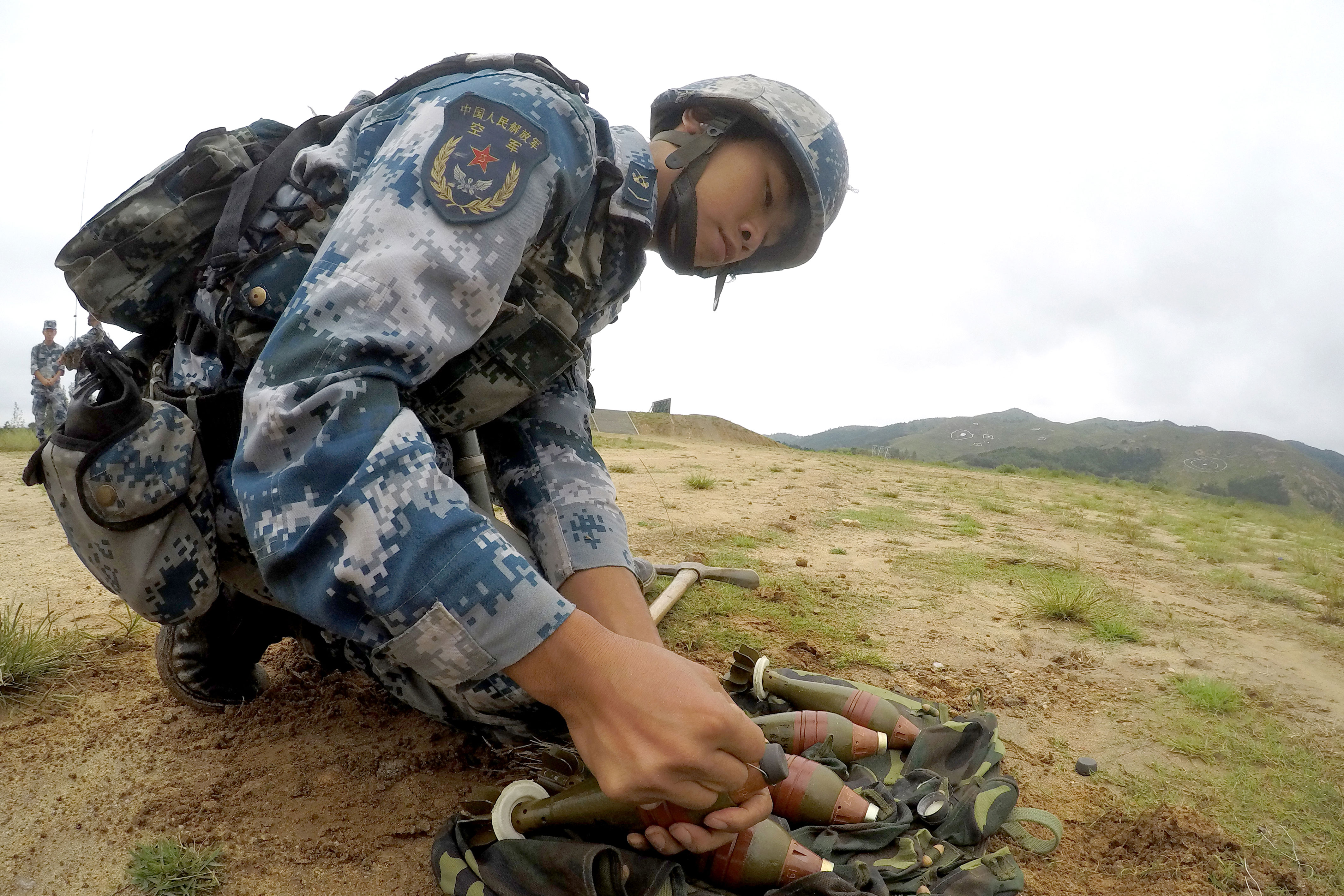 新疆炮兵部队图片