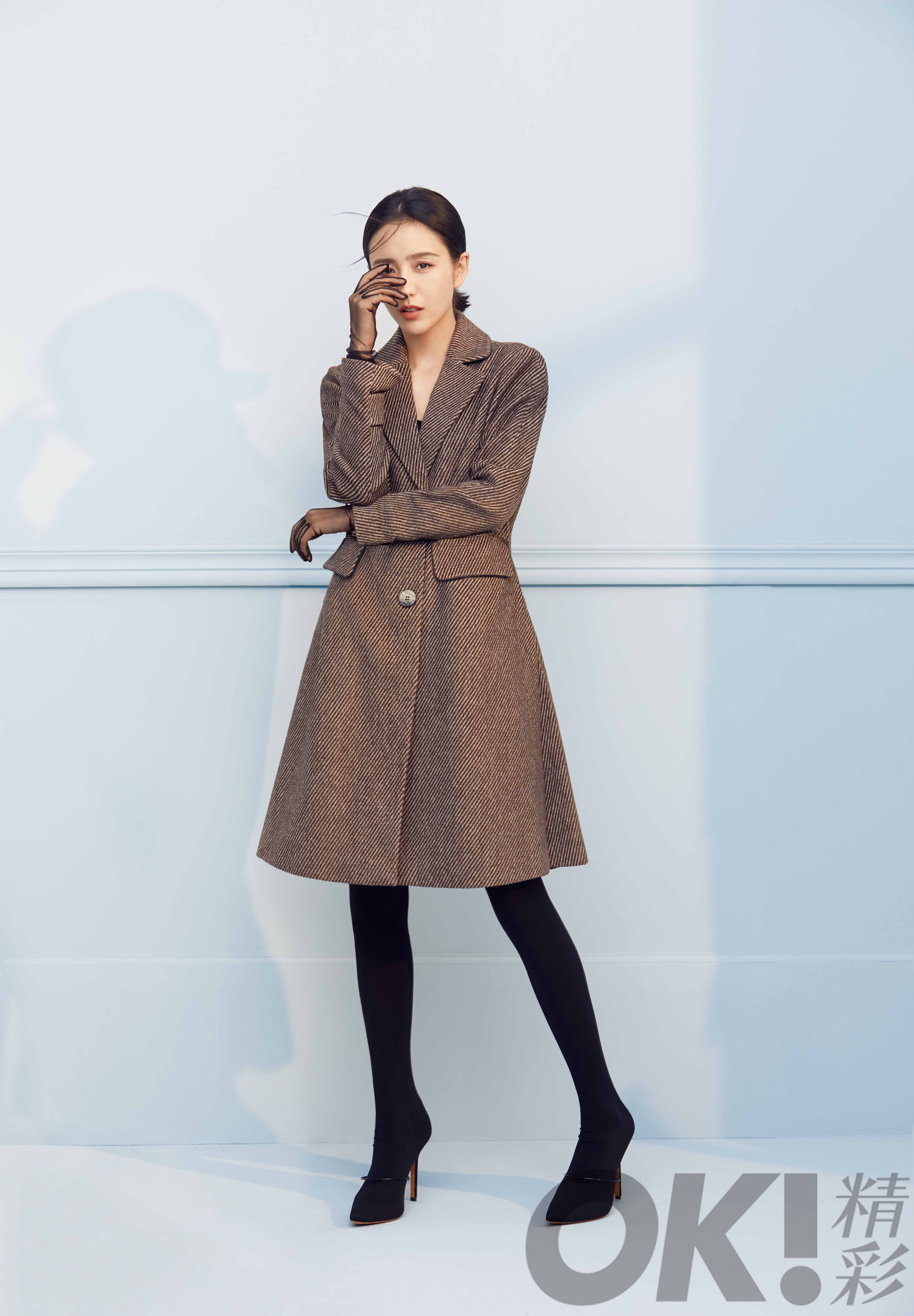 佟丽娅最新封面大片曝光 气质满分化身帅气女王