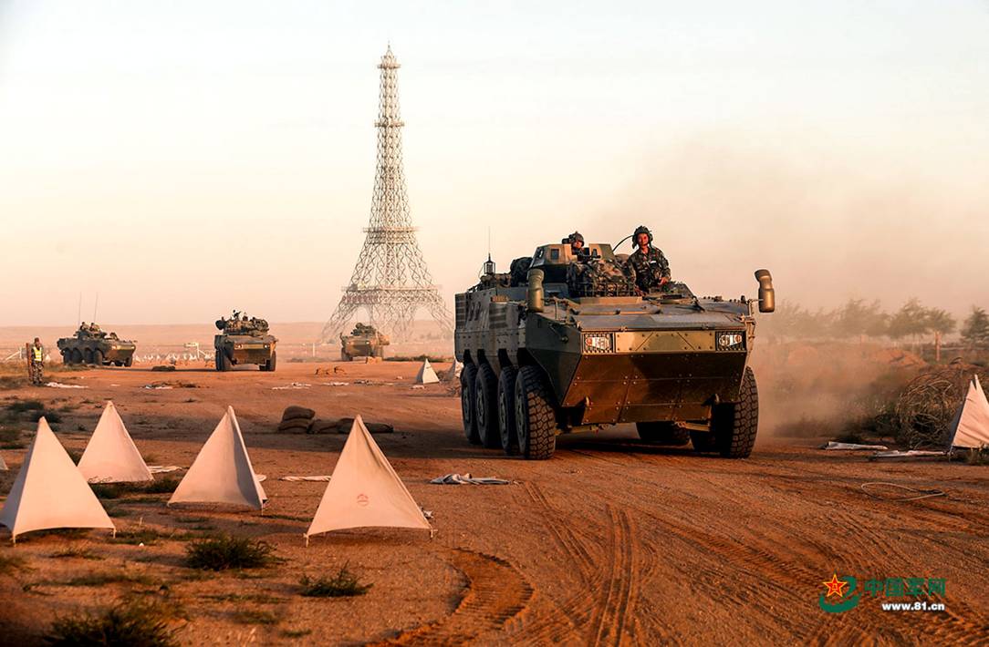 朱日和军演背景疑似东京铁塔?