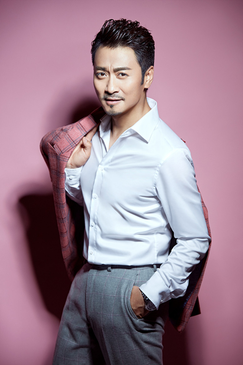 黄俊鹏再爆写真大图花格西装显痞气帅出新高度
