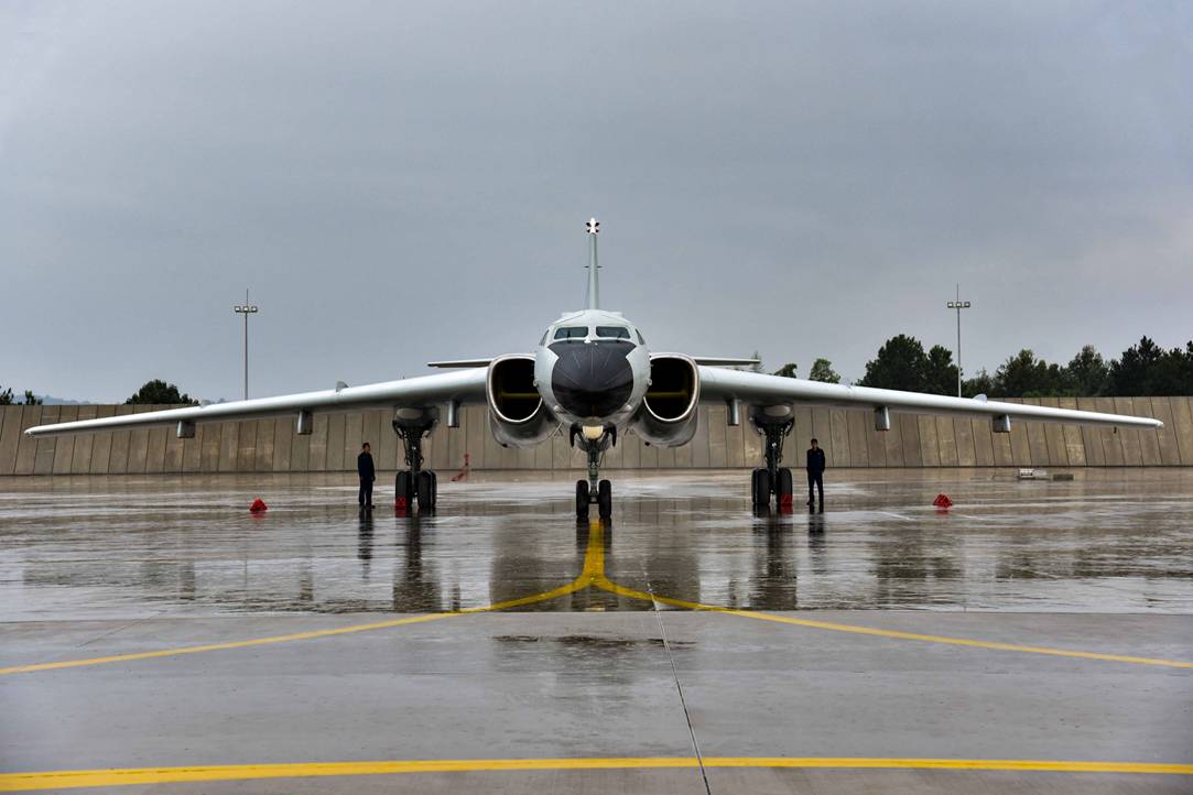 轰6轰炸机最帅正面照曝光