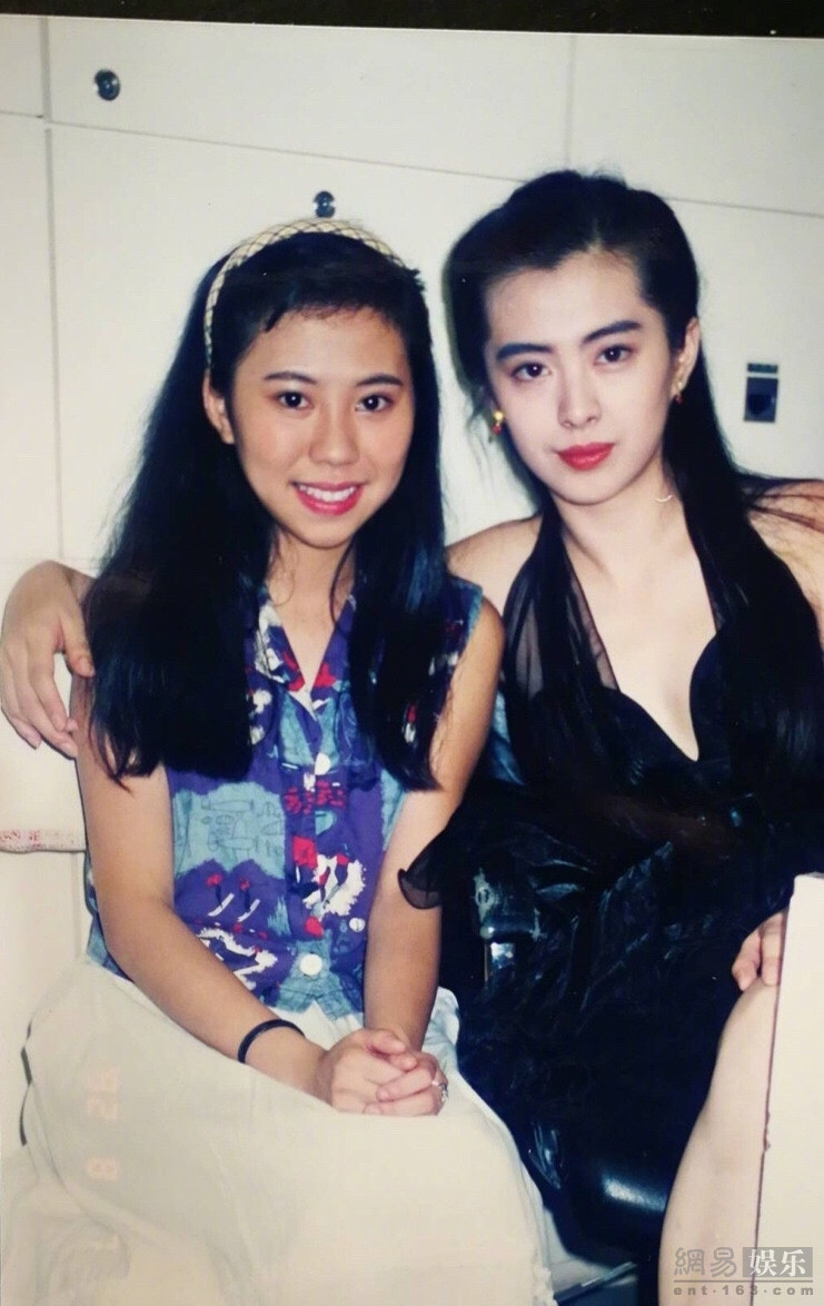 网友晒与王祖贤合影旧照女神美得惊心动魄