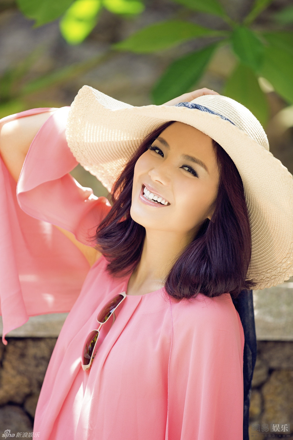 7 刘涛青涩写真尽显小清新 甜美笑容动人