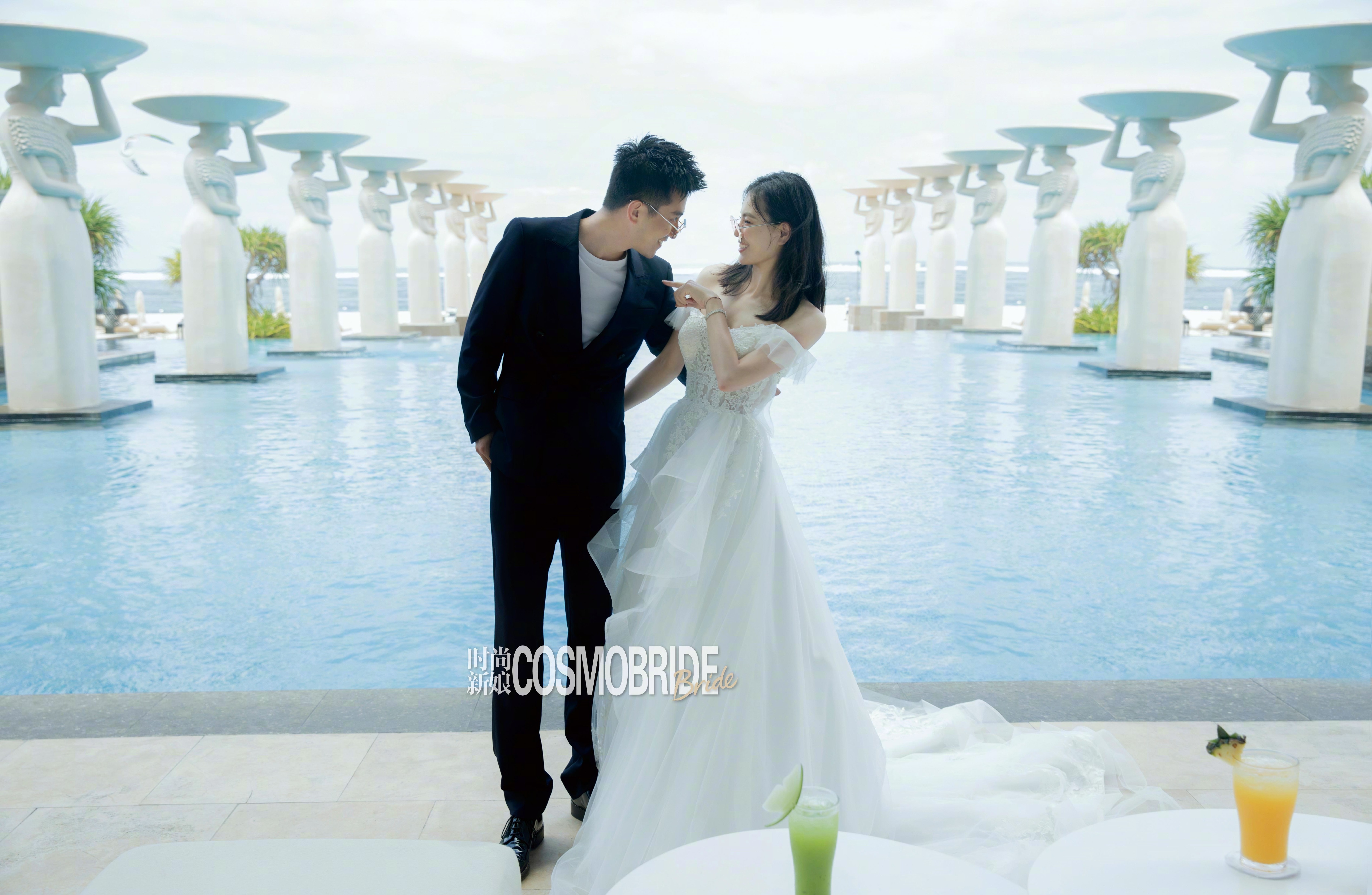 9 吴敏霞婚纱照曝光 二人面朝大海幸福依偎