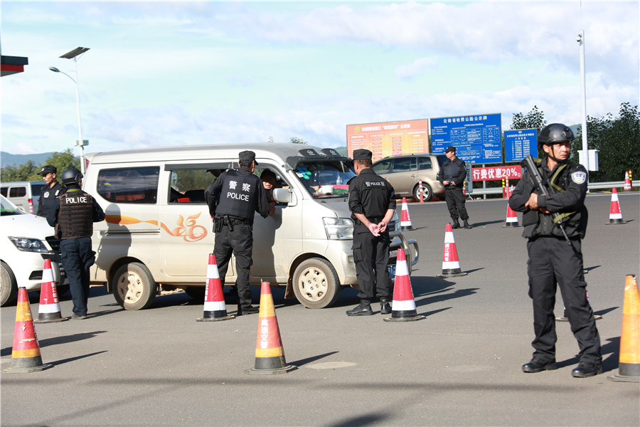 麗江警察交出十一成績單:各類警情同比大幅下降