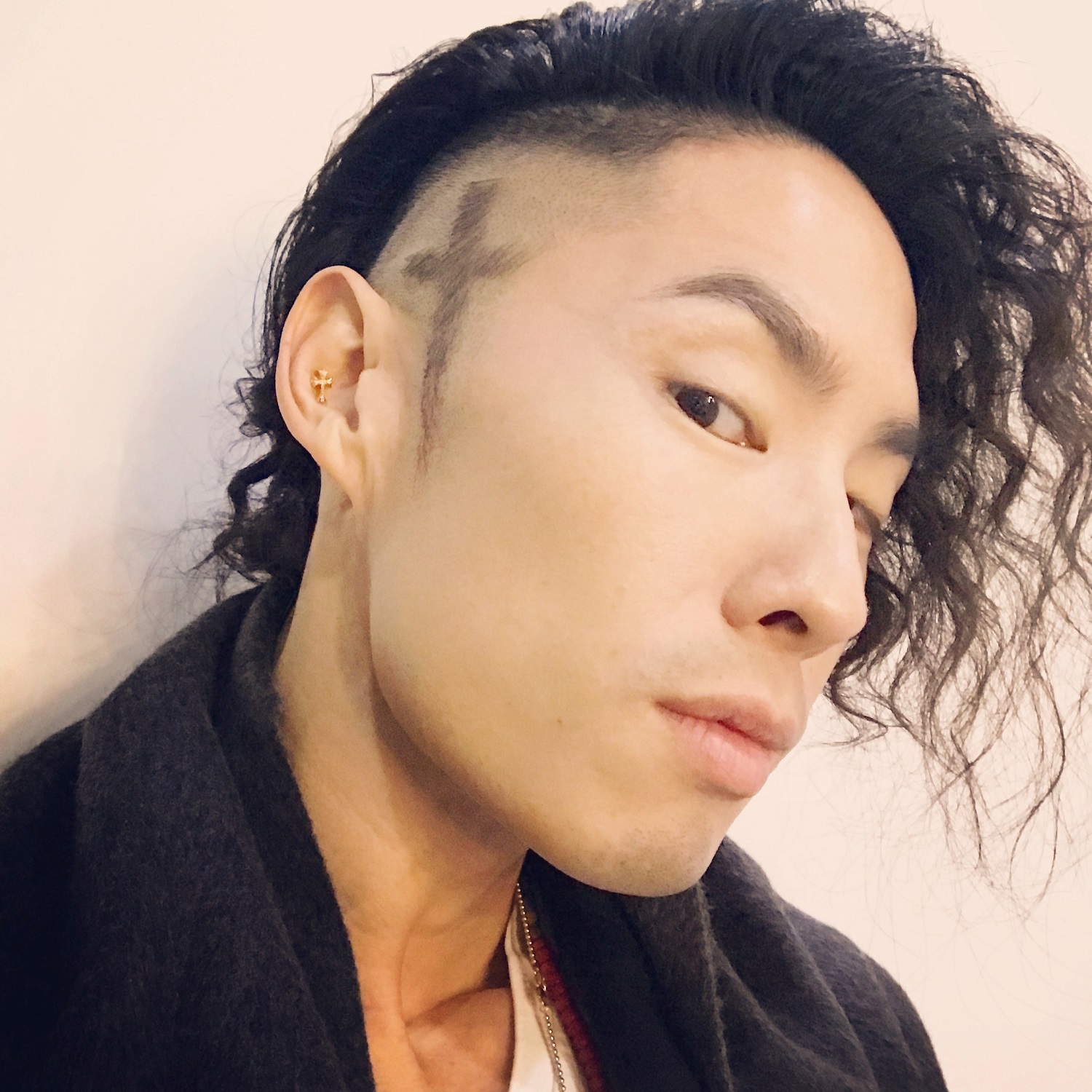 吴建豪超级变身 手持"bass gun"冲锋陷阵