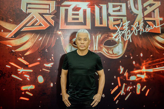 巫启贤"听音辨人"获赞《蒙面唱将》实力担当