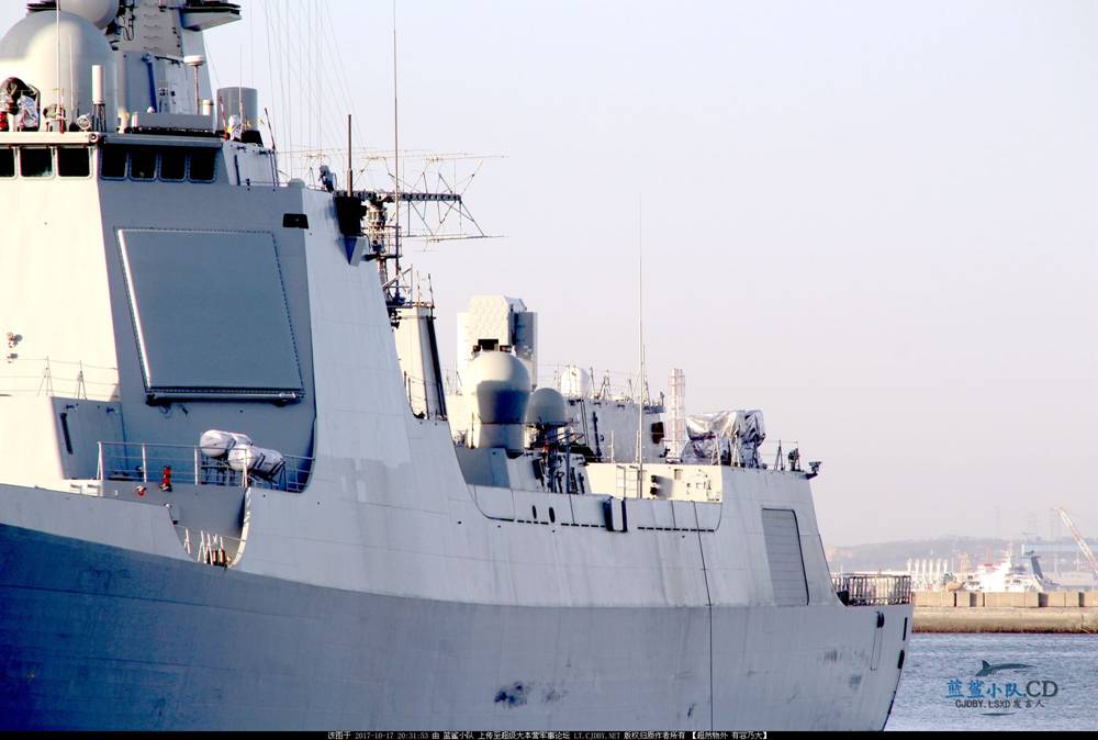 6 近看过气网红052d 做工很精湛