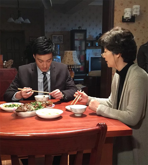 何建泽《一树桃花开》关注现实议题 家庭粘合剂