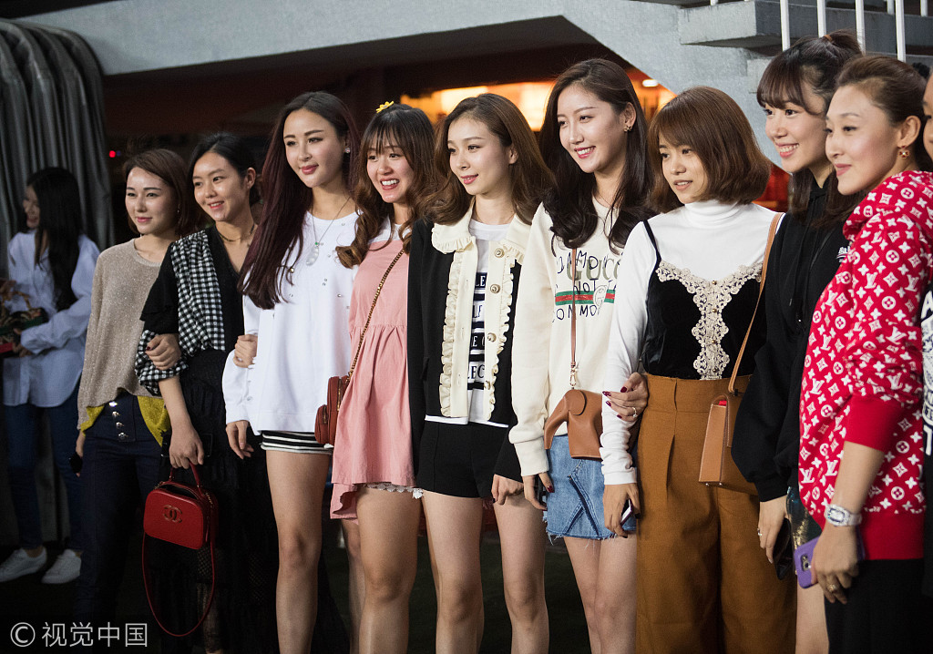19 恒大庆典斯帅被抛起 恒大太太团集体亮相