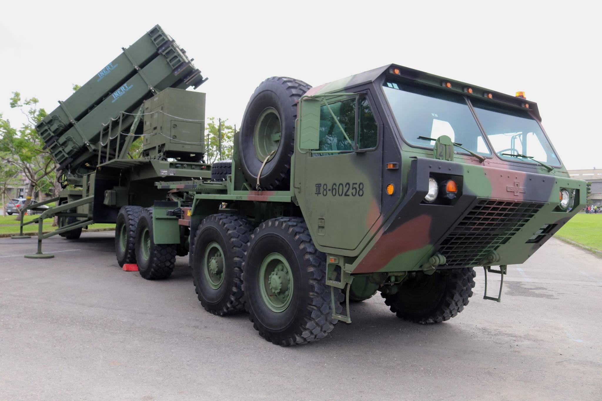 10 台湾爱国者3导弹转弯撞民间车辆