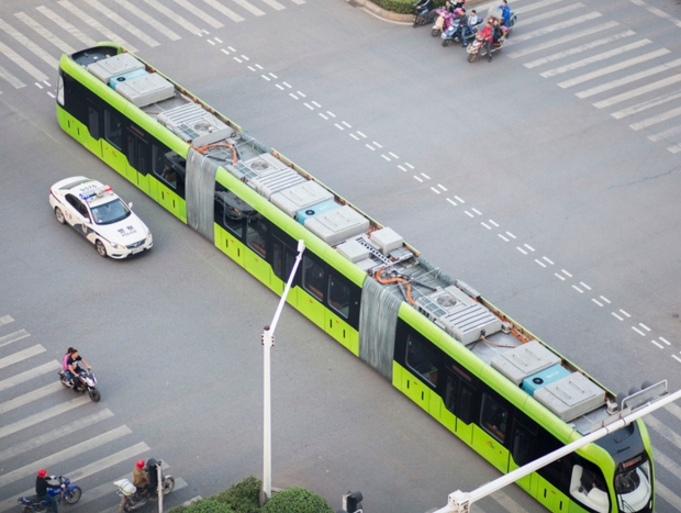 全球首列智軌列車株洲上路運行未來可無人駕駛