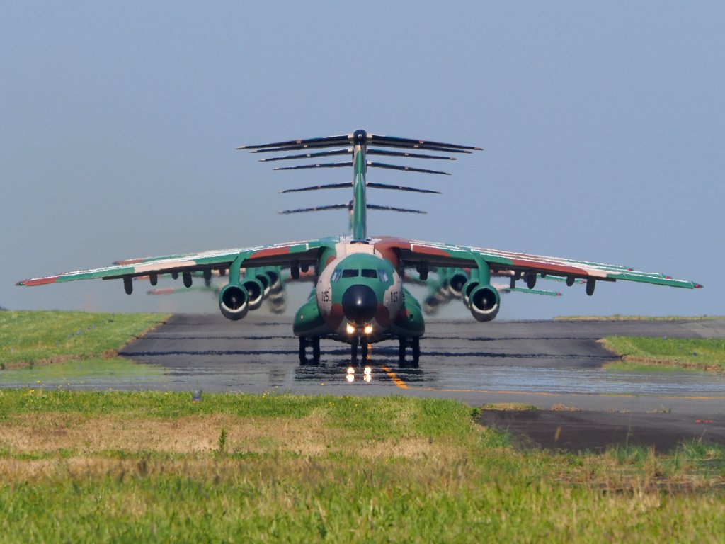 日本c1运输机象步气势逼人