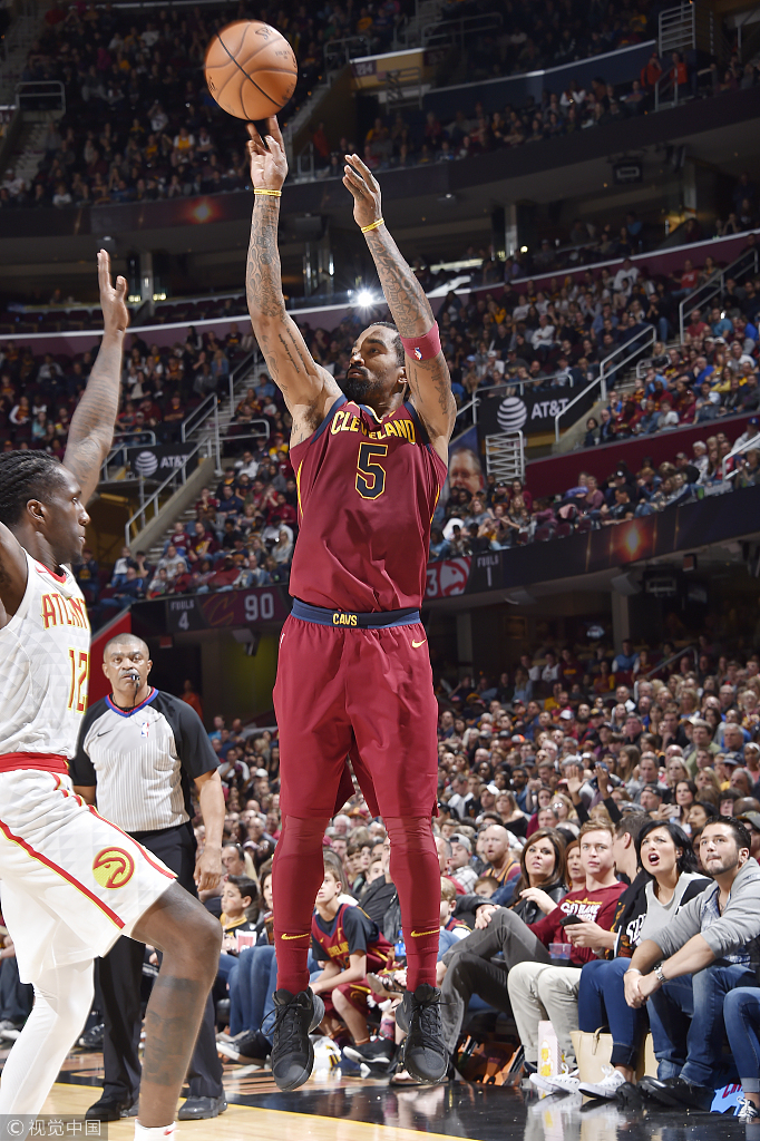 突破   韦德跳投   韦德积极防守   韦德杀入内线   jr-史密斯跳投