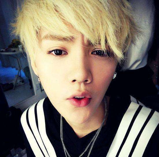 王俊凯微博之夜排行_微博之夜1月13日0到7时TFBOYS涨幅190万!帝国简直封神(2)