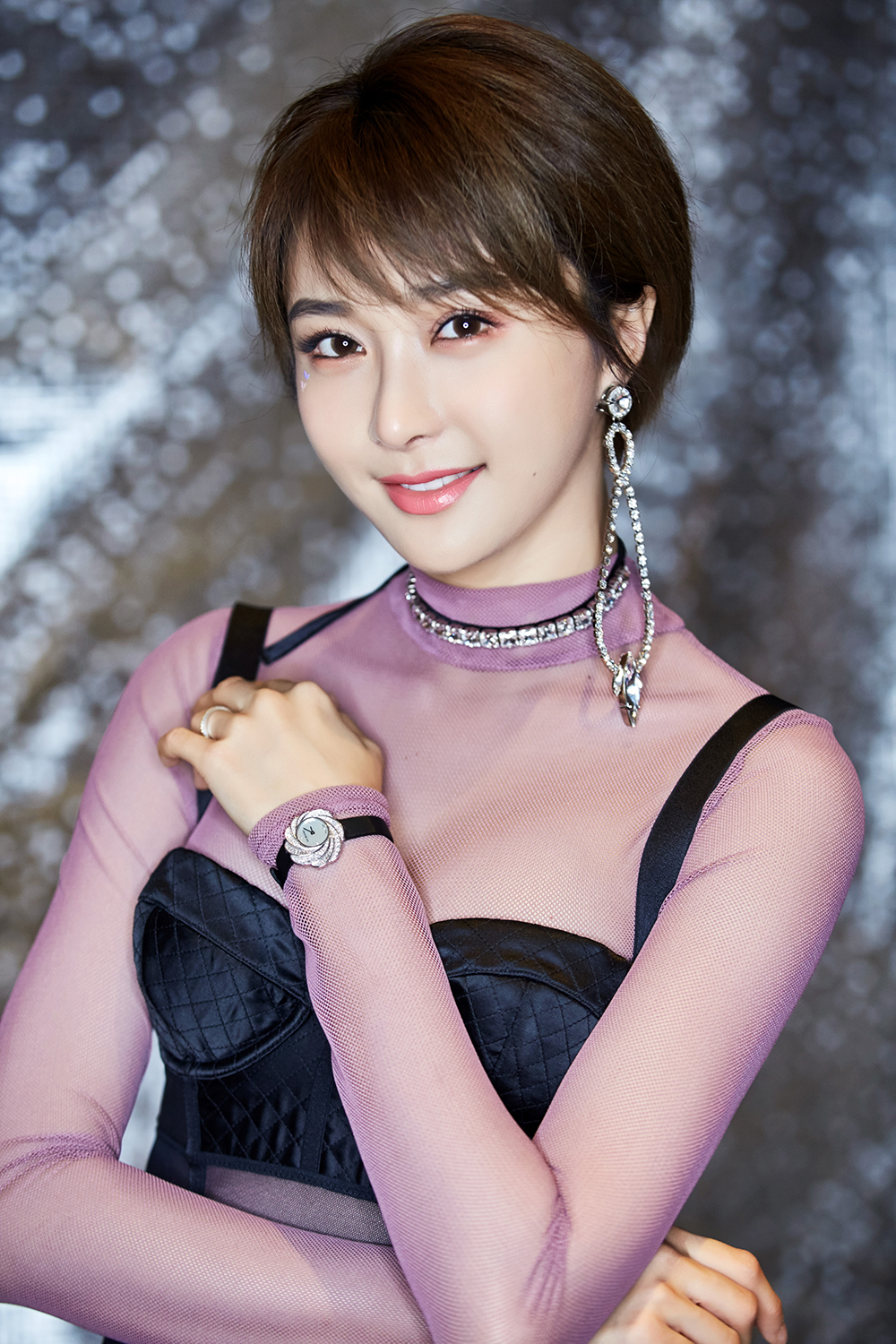 陈冰现身上海维密秀叠穿内衣造型时尚吸睛