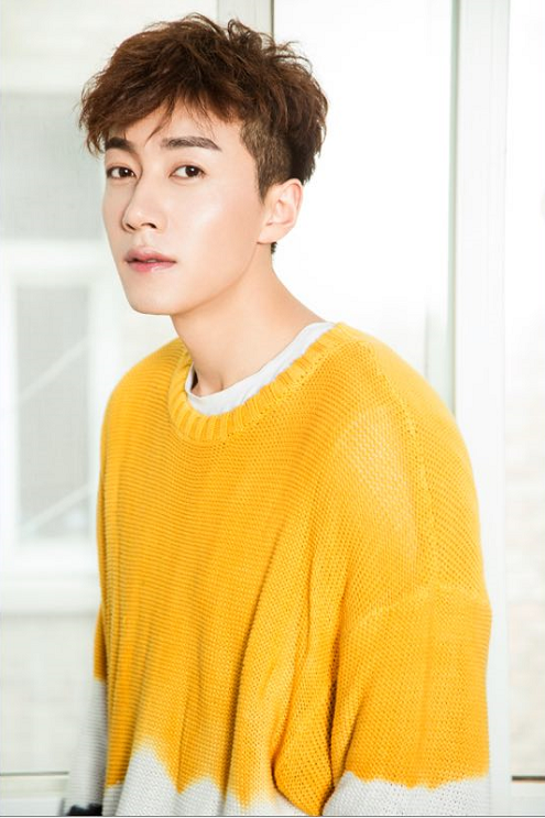 宋晨随性写真曝光 尽显型男范儿