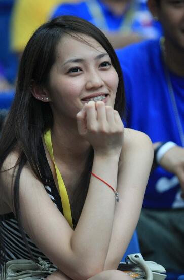 王棠云8年前旧照曝光和陈建州谈笑风生