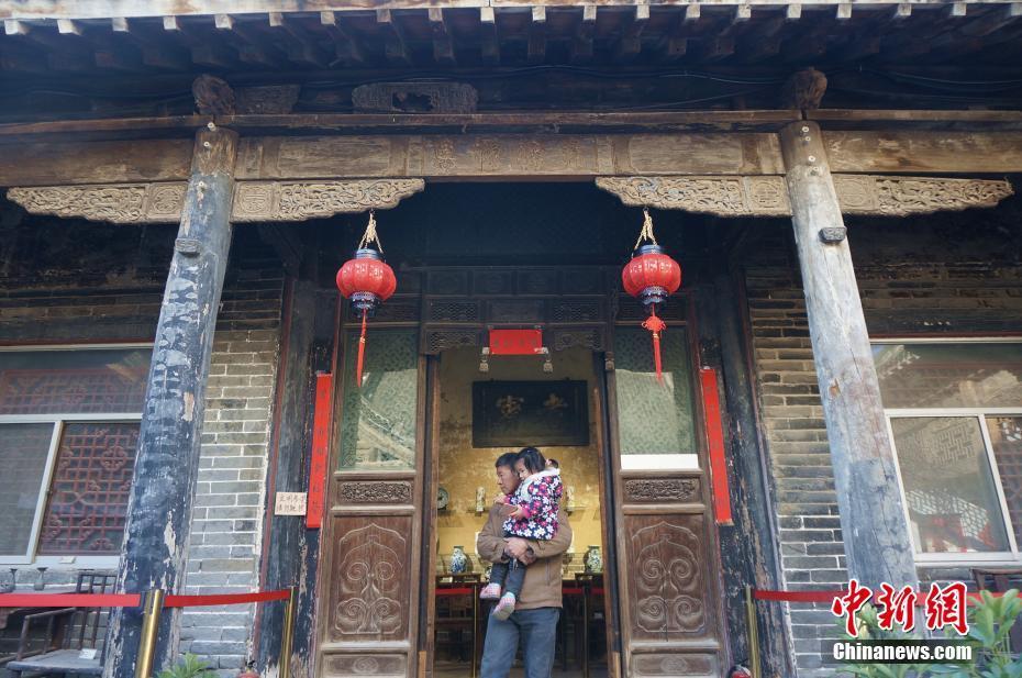 星移斗转,任家古宅周边早已不复最初的风貌,一座座拔地而起的高楼,将