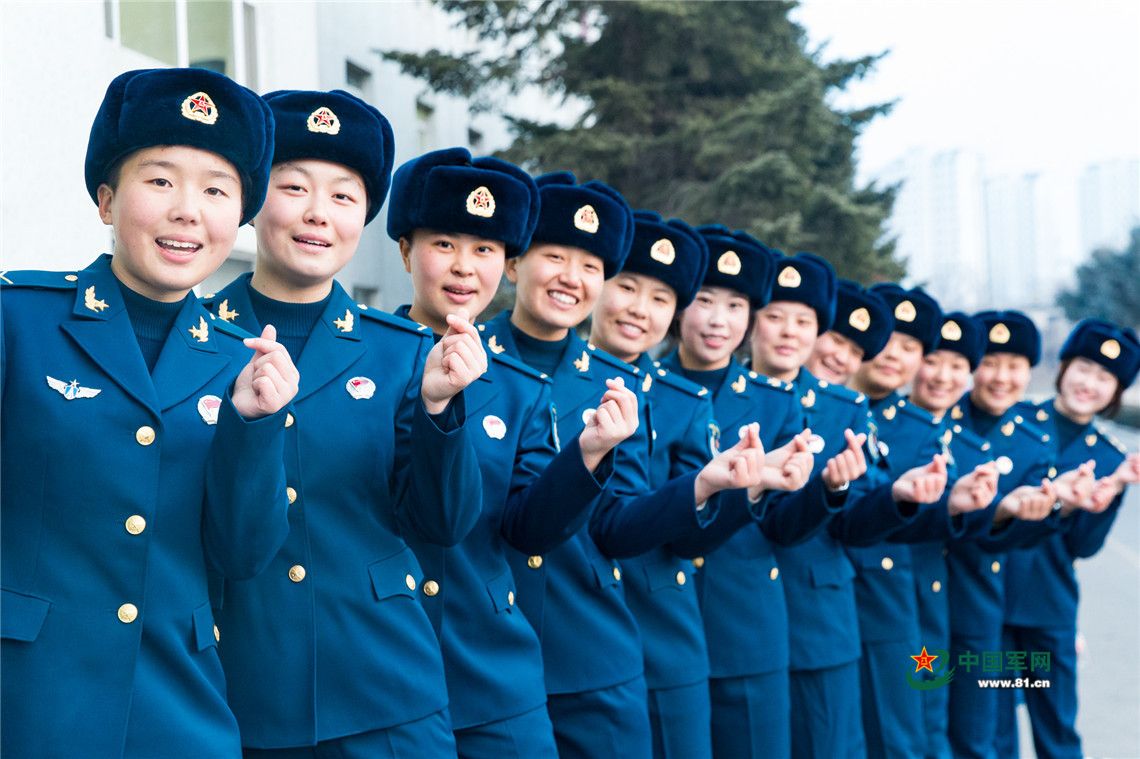 28 空軍女兵在新兵連的最後一天