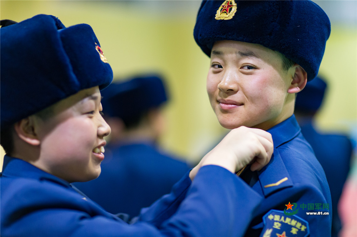 空軍女兵在新兵連的最後一天