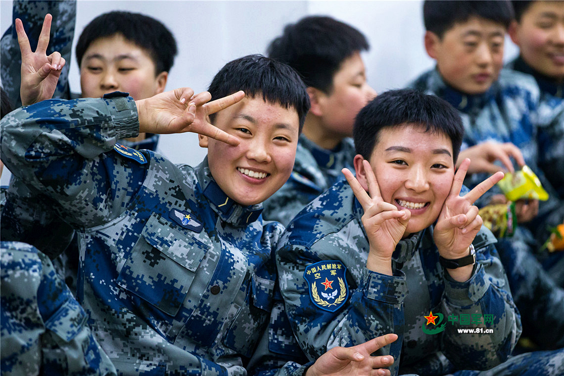 28 空軍女兵在新兵連的最後一天