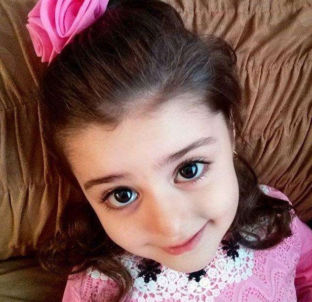 伊朗8岁女童被封"全球最美女生" 美到爸爸辞职当保镖