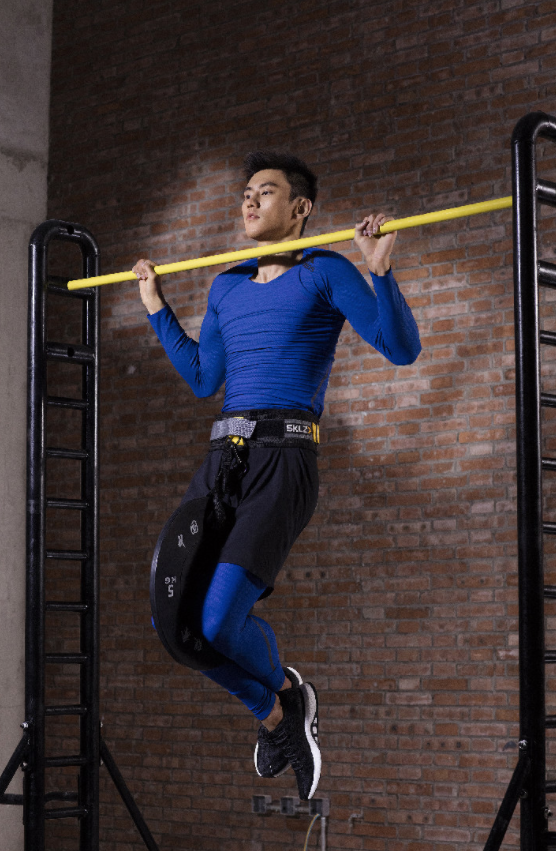 宁泽涛最新健身大片 完美身材演绎侧颜杀