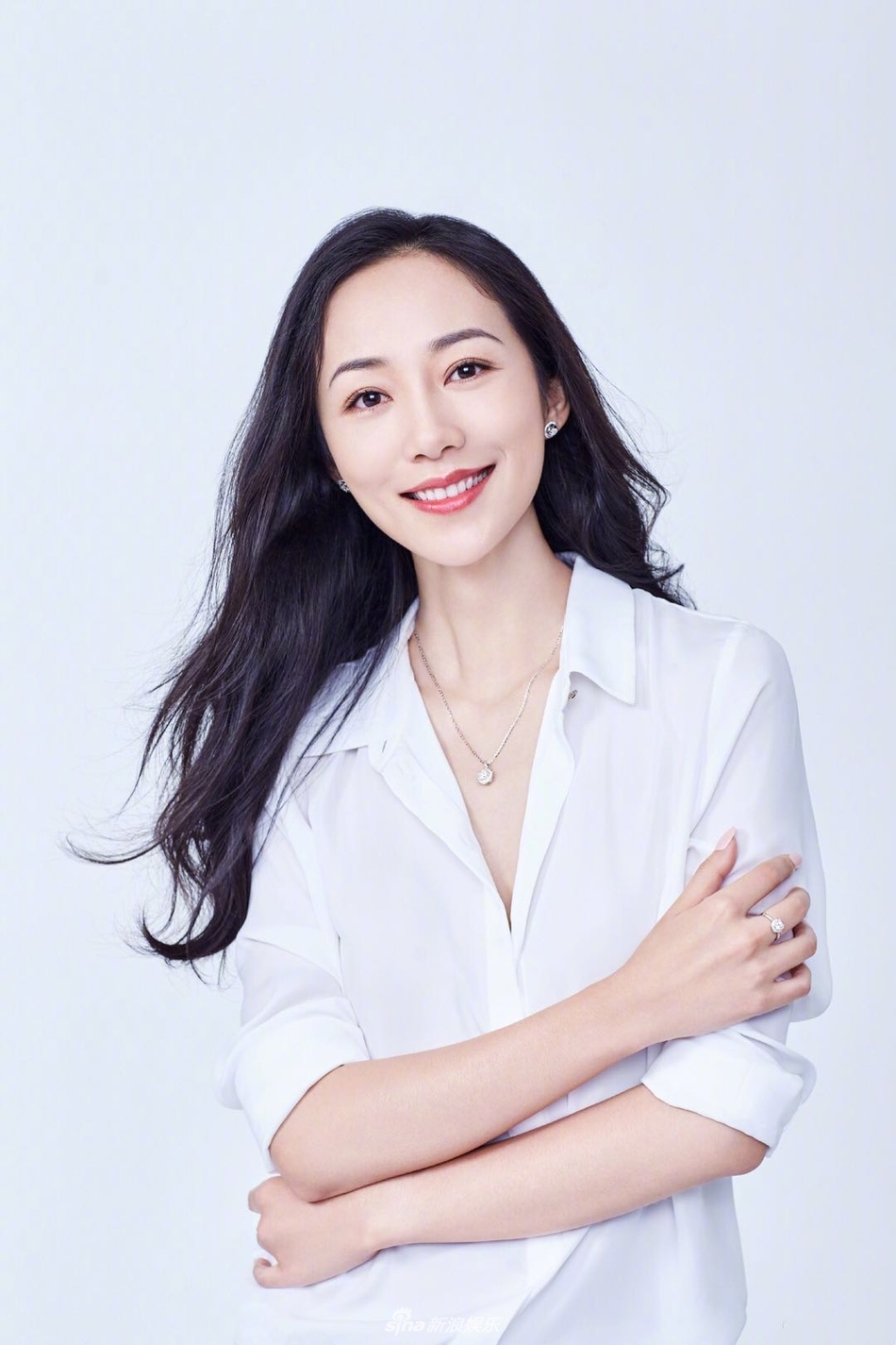 9 韩雪拍摄时尚大片 红唇娇艳妩媚动人