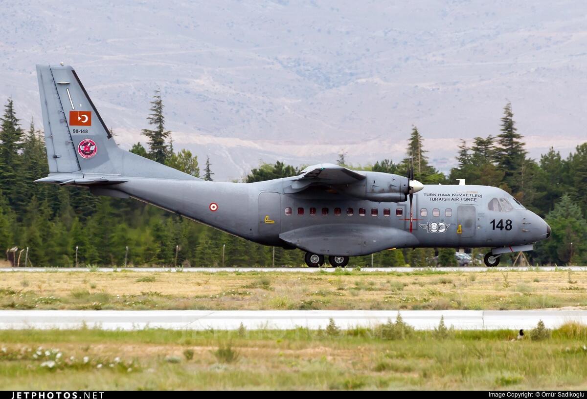 casa cn-235型运输机