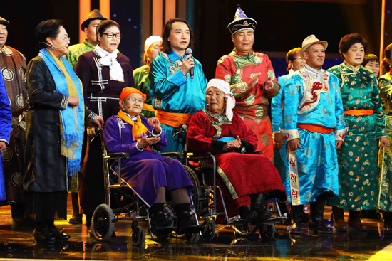 欢乐中国人 少年携手李玉刚演绎 梨花颂 欢乐中国人 少年携手李玉刚演绎 梨花颂