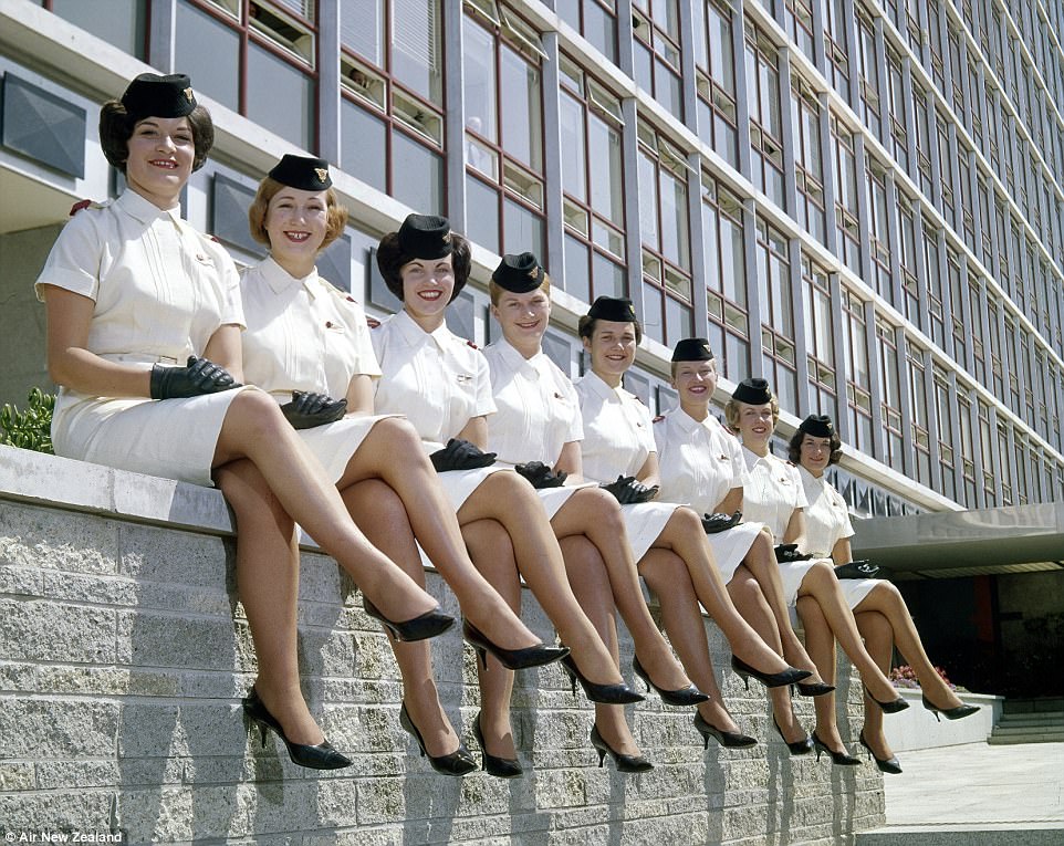 老照片记录新西兰航空空乘制服70年前世今生